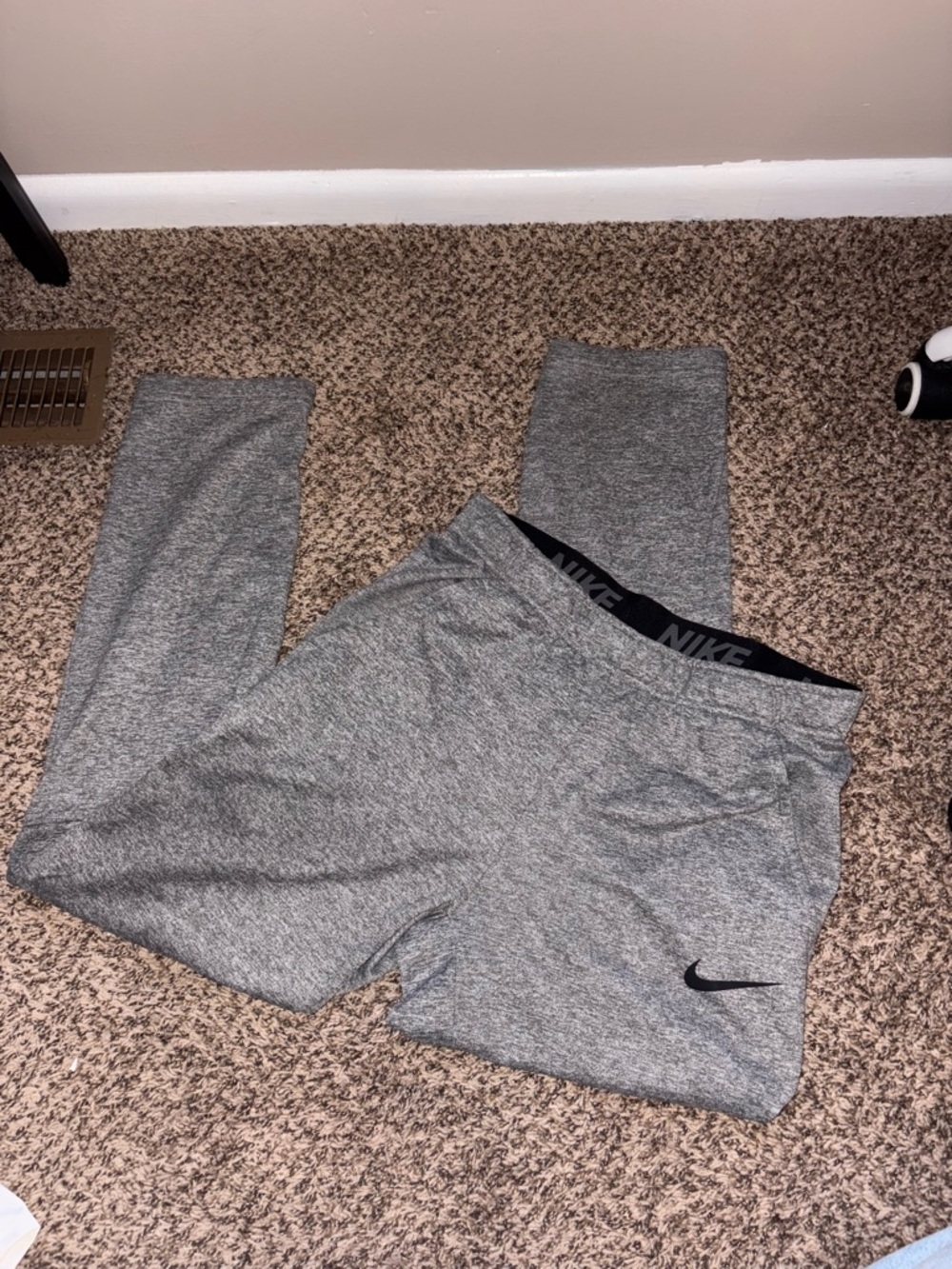 Men’s Nike Therma-Fit Grey Sweatpants Size Medium